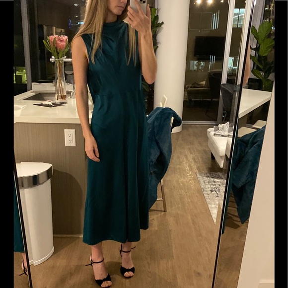 MATCHING SET - emerald green satin jumpsuit and fur coat - Picture 5 of 10